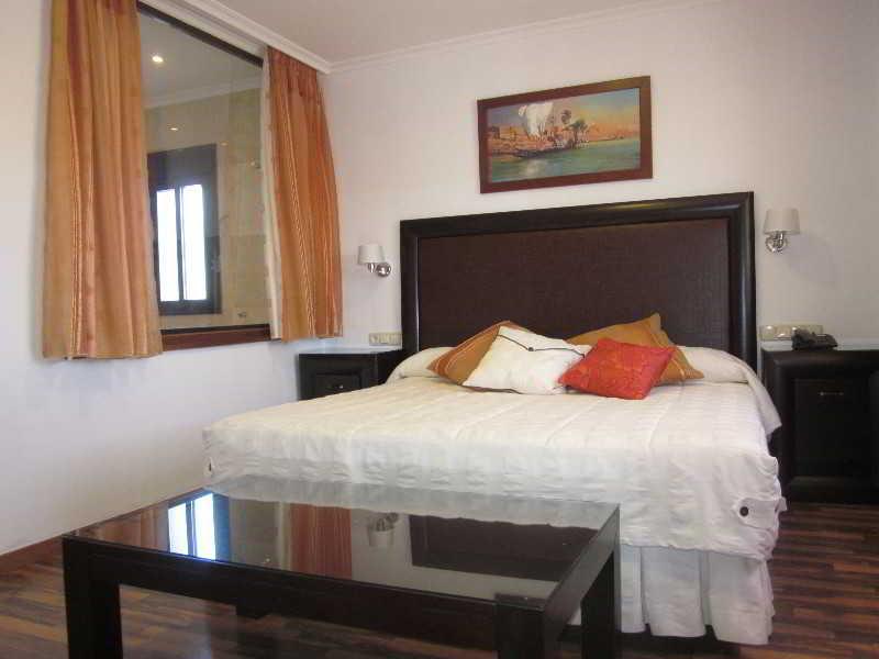 Hotel Mulhacen Guadix Buitenkant foto