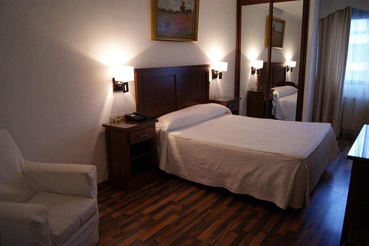 Hotel Mulhacen Guadix Buitenkant foto