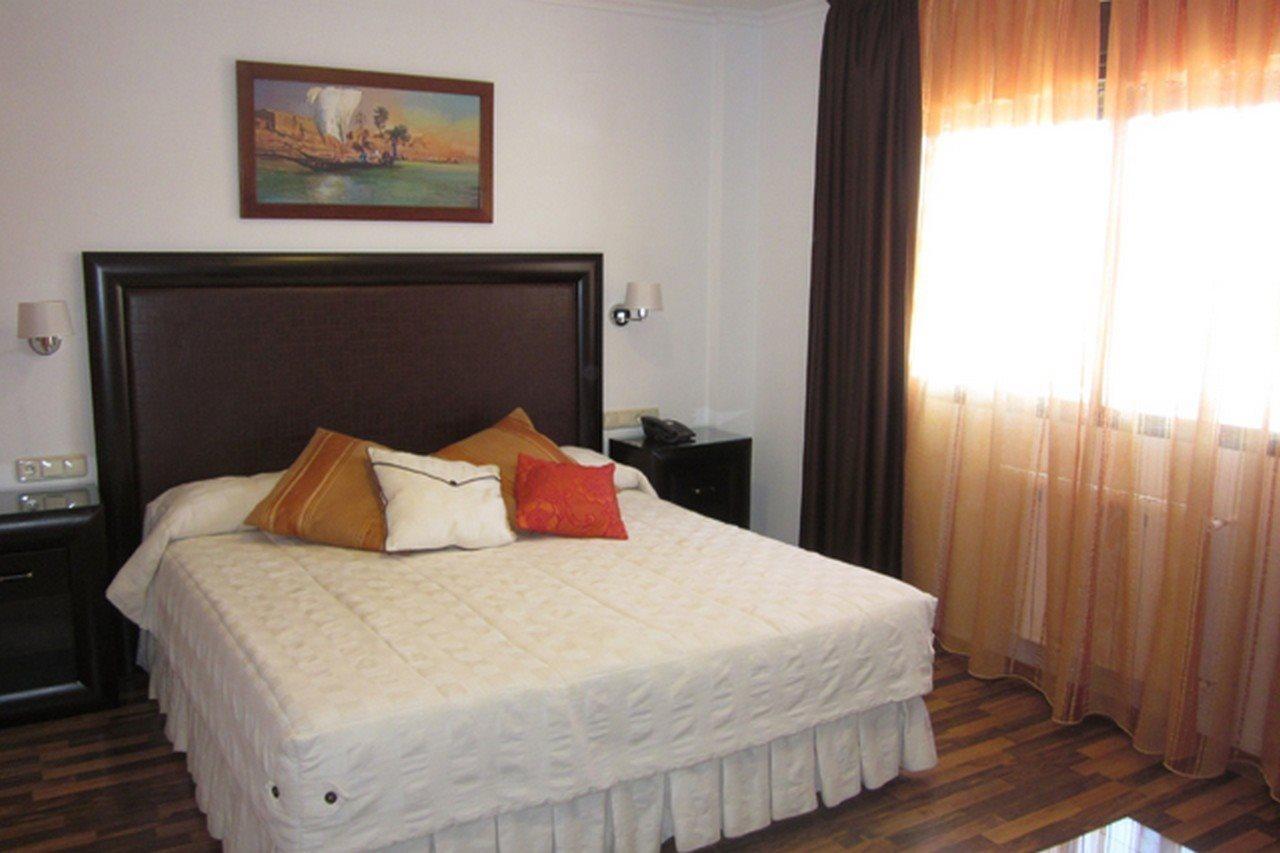 Hotel Mulhacen Guadix Buitenkant foto