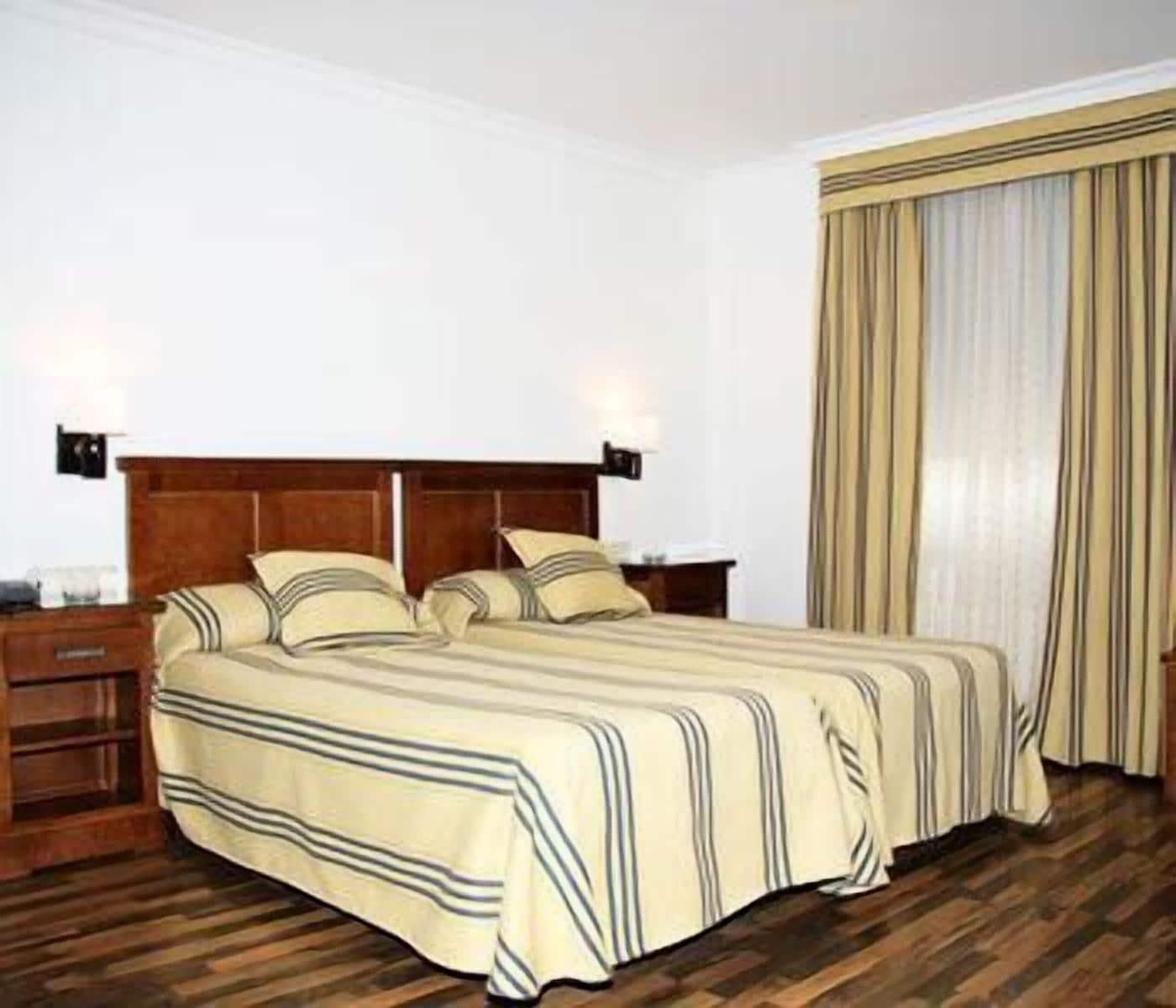 Hotel Mulhacen Guadix Buitenkant foto
