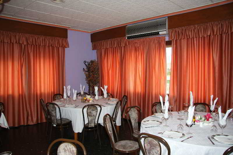 Hotel Mulhacen Guadix Buitenkant foto