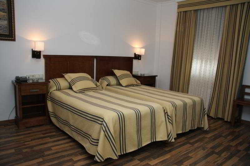 Hotel Mulhacen Guadix Buitenkant foto